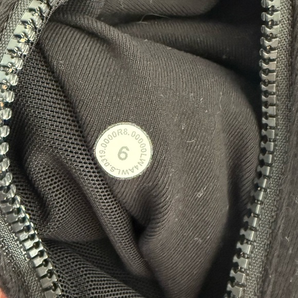 Lululemon Define Jacket in Black - Picture 4 of 4